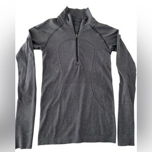 lululemon athletica running long sleeved top, half zip, size 4